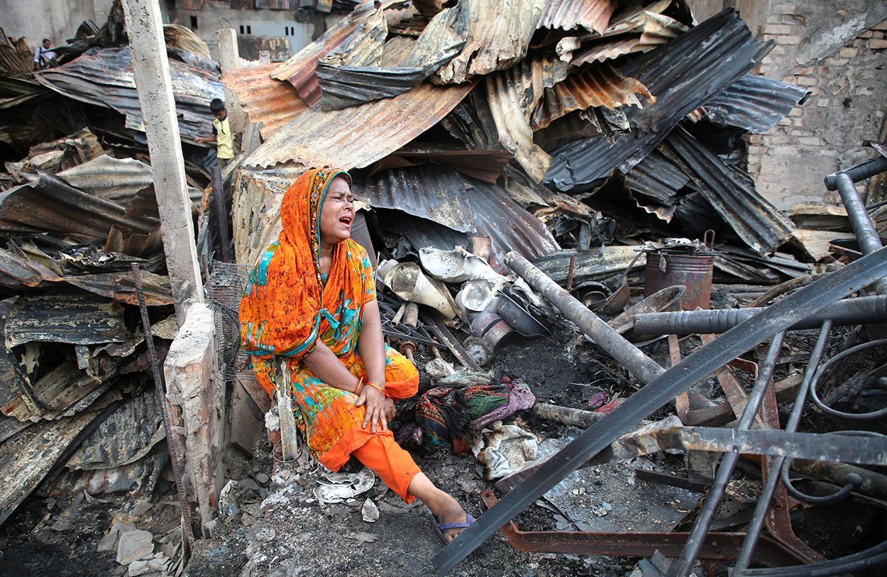 Страшна пожежа знищила 15 тисяч домівок у Бангладеші: фото, відео Страшна пожежа знищила 15 тисяч домівок у Бангладеші: фото, відео