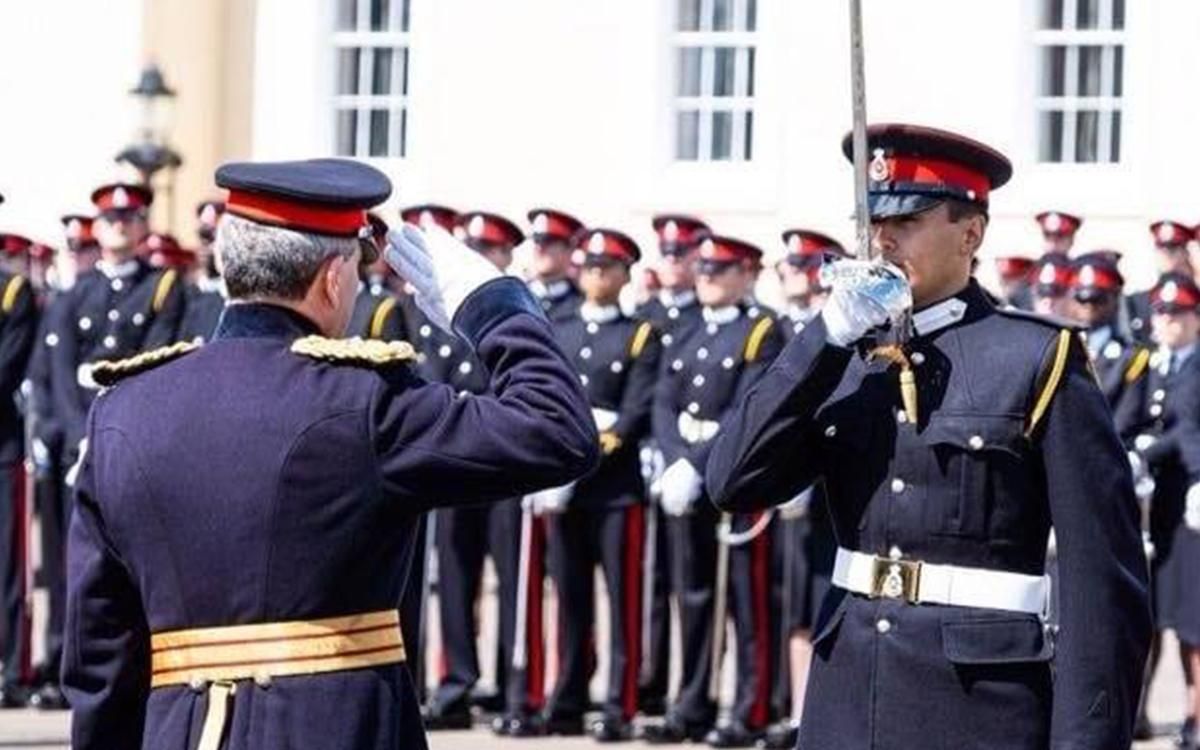 Украинец получил награду британской Королевской военной академии: как ему это удалось