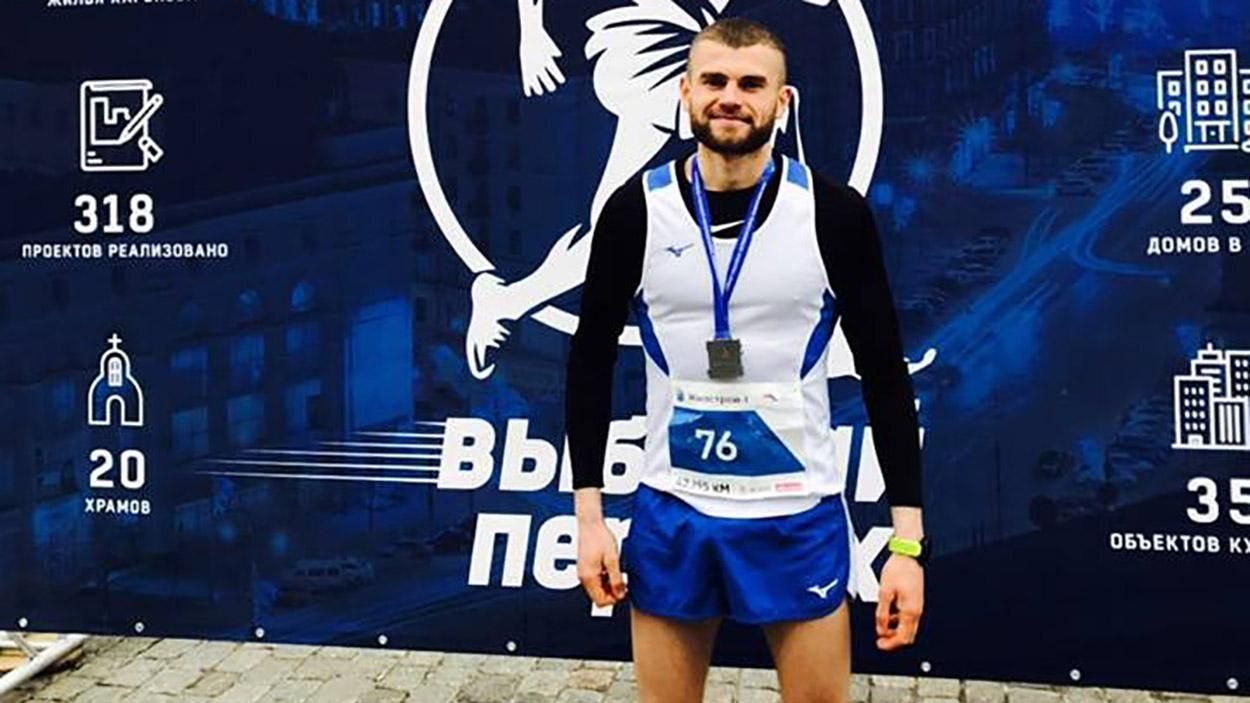 Боєць, який був прикутий до ліжка, пробіг марафон у 100 кілометрів: фото, відео Боєць, який був прикутий до ліжка, пробіг марафон у 100 кілометрів: фото, відео