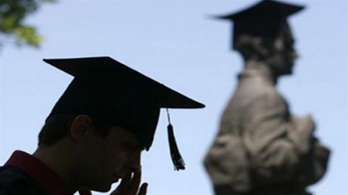 Боевики не выпускают студентов из Донбасса и заставляют воевать Боевики не выпускают студентов из Донбасса и заставляют воевать