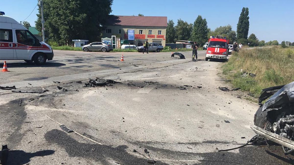 Гучна аварія під Києвом: загинув поліцейський і його 7-річна донька 