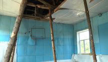 Разрушенный потолок и физкультура в коридоре: в каких условиях учатся дети в сельской школе