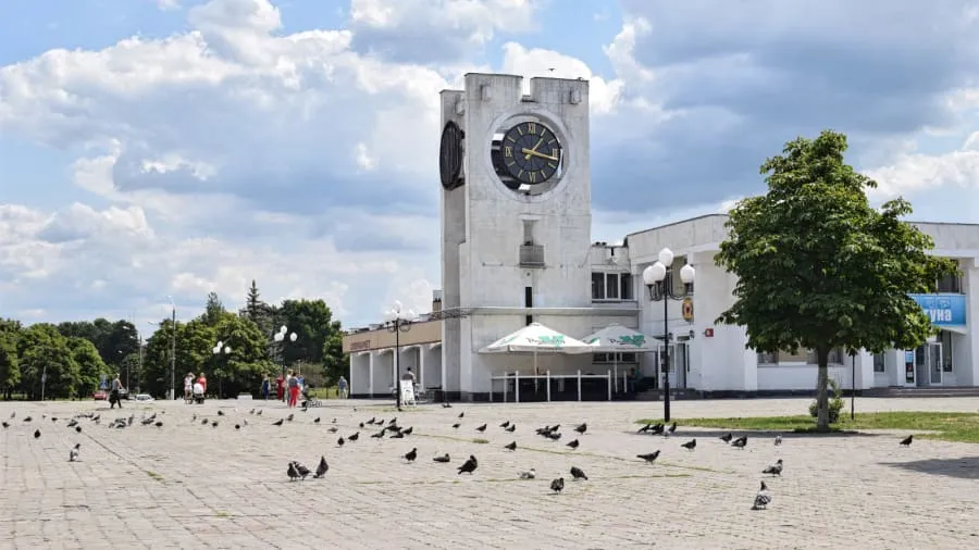 Славутич центральна площа Славутич центральна площа