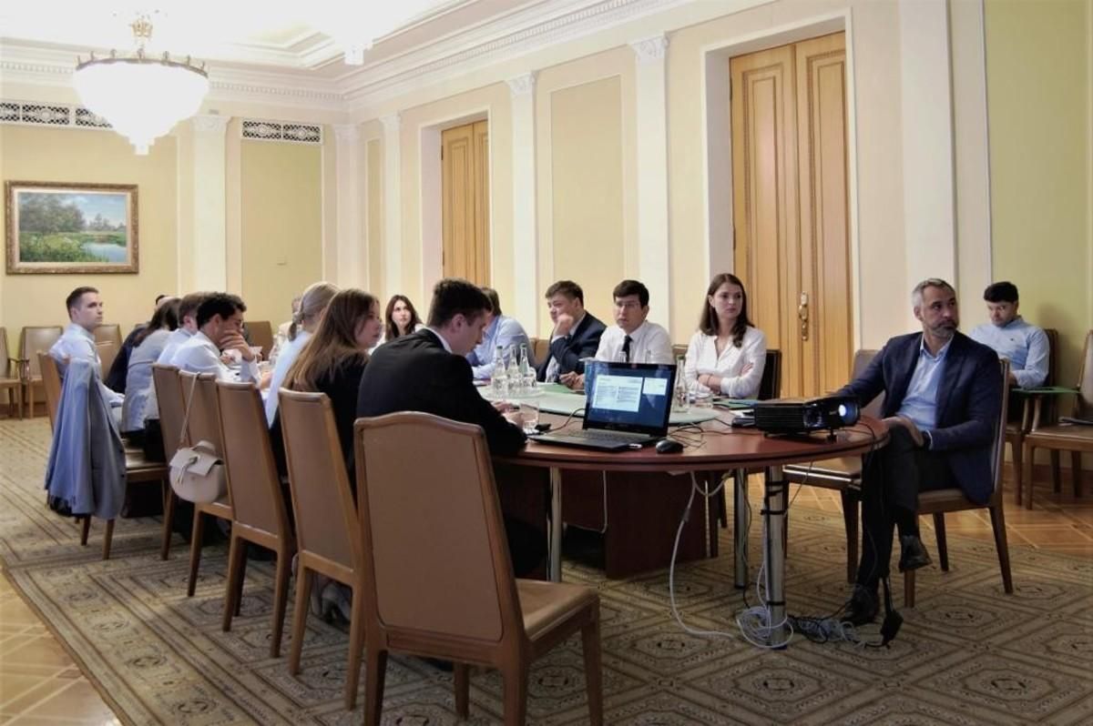 10% від награбованого, – у Зеленського пропонують платити викривачам корупції 10% від награбованого, – у Зеленського пропонують платити викривачам корупції