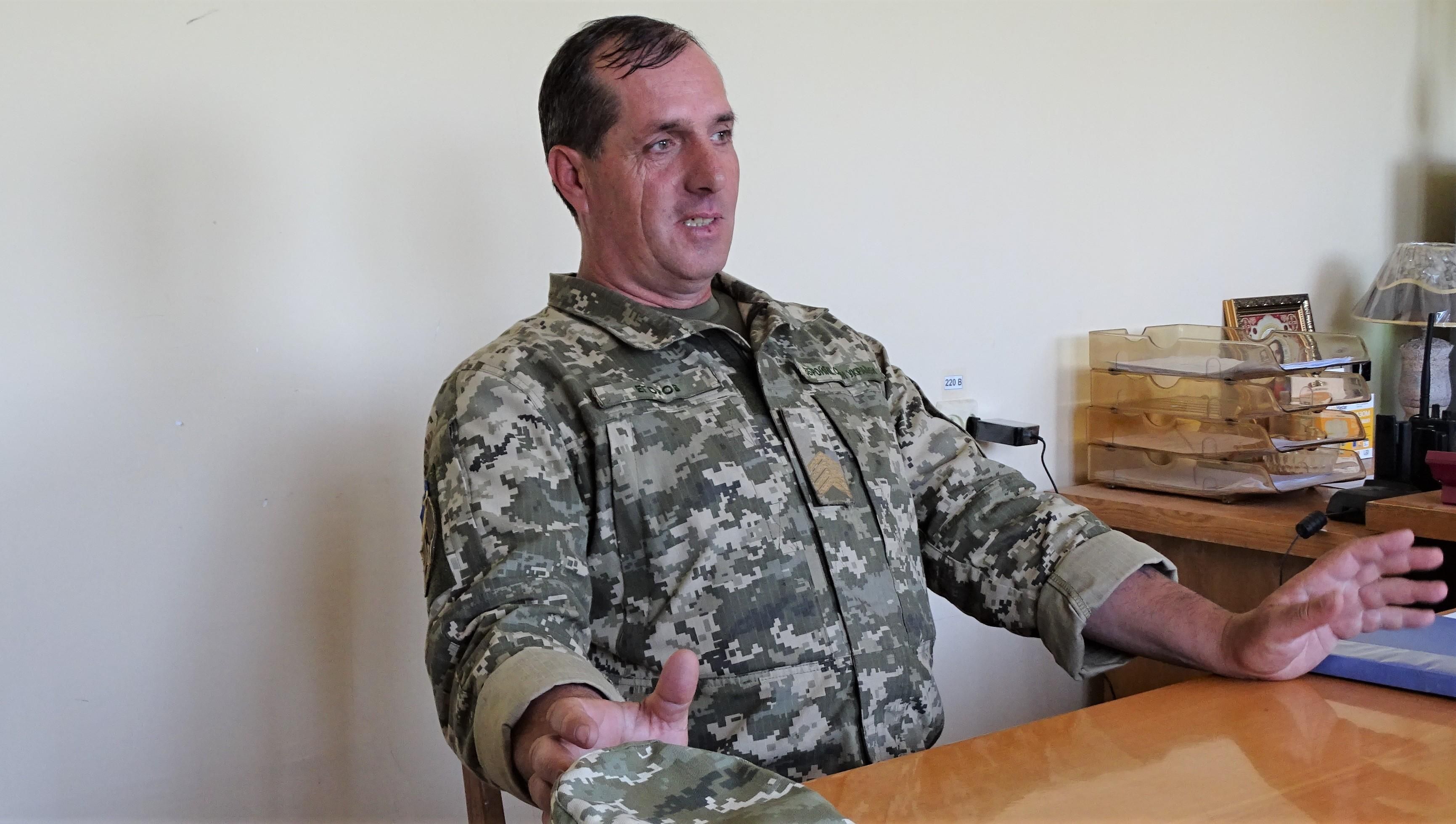 Боєць 28-ї бригади пояснив, як можна припинити вогонь на Донбасі Боєць 28-ї бригади пояснив, як можна припинити вогонь на Донбасі