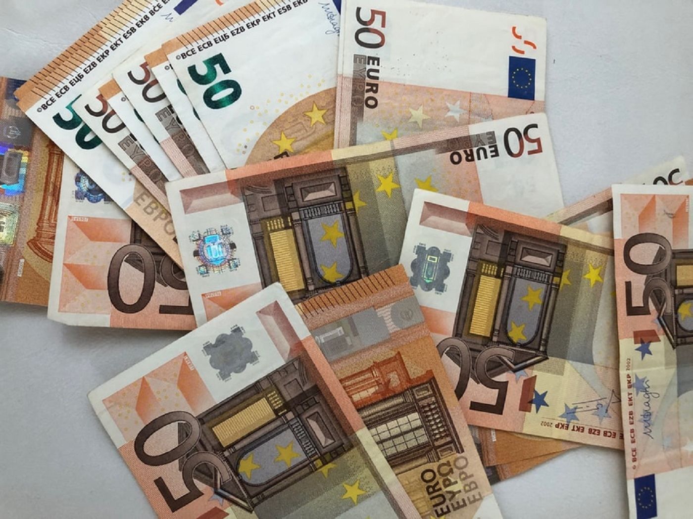 Готівковий курс валют – курс долара та євро на 21 серпня 2019