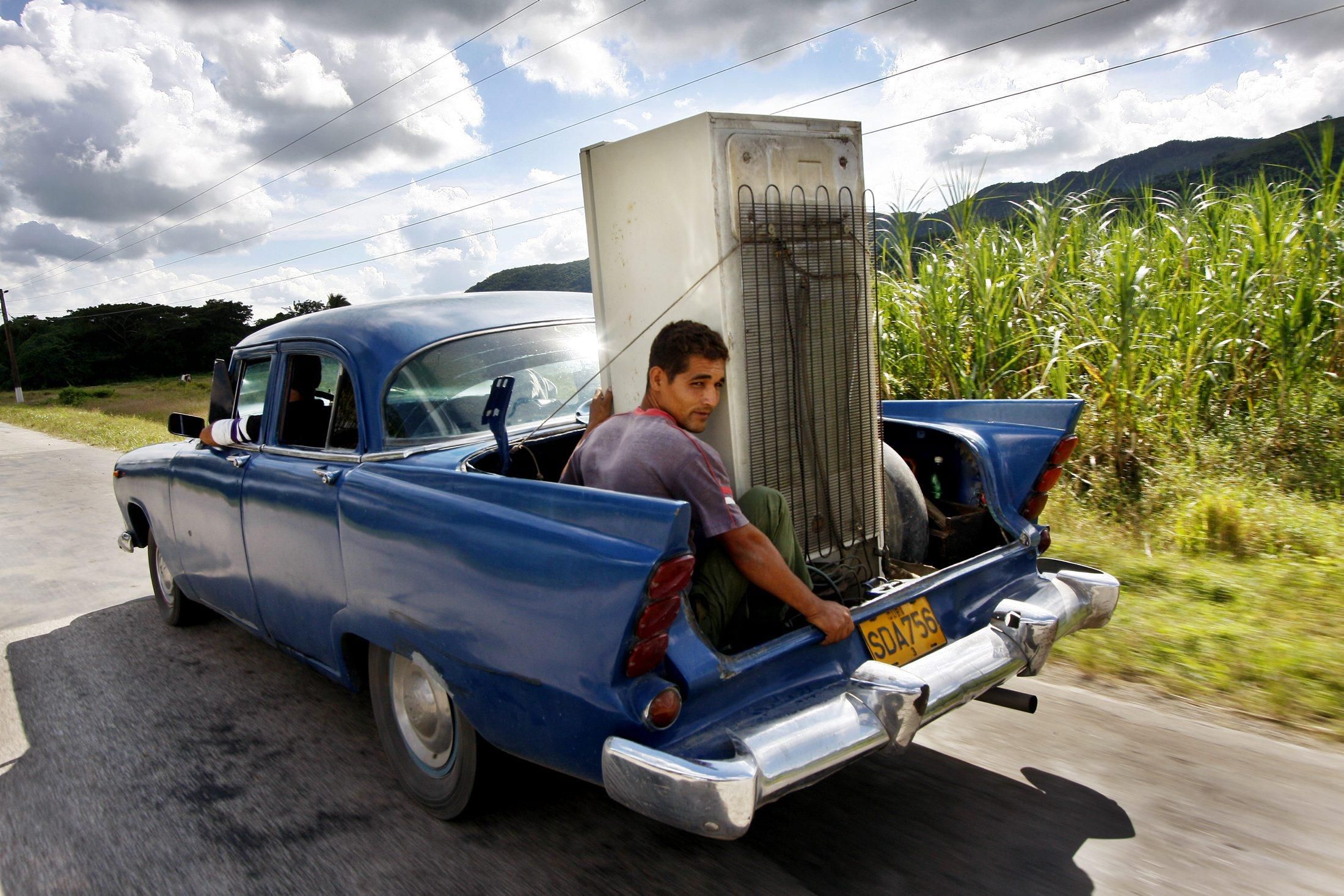Xiaomi представила портативний холодильник для автомобілів Indel Car Xiaomi представила портативний холодильник для автомобілів Indel Car