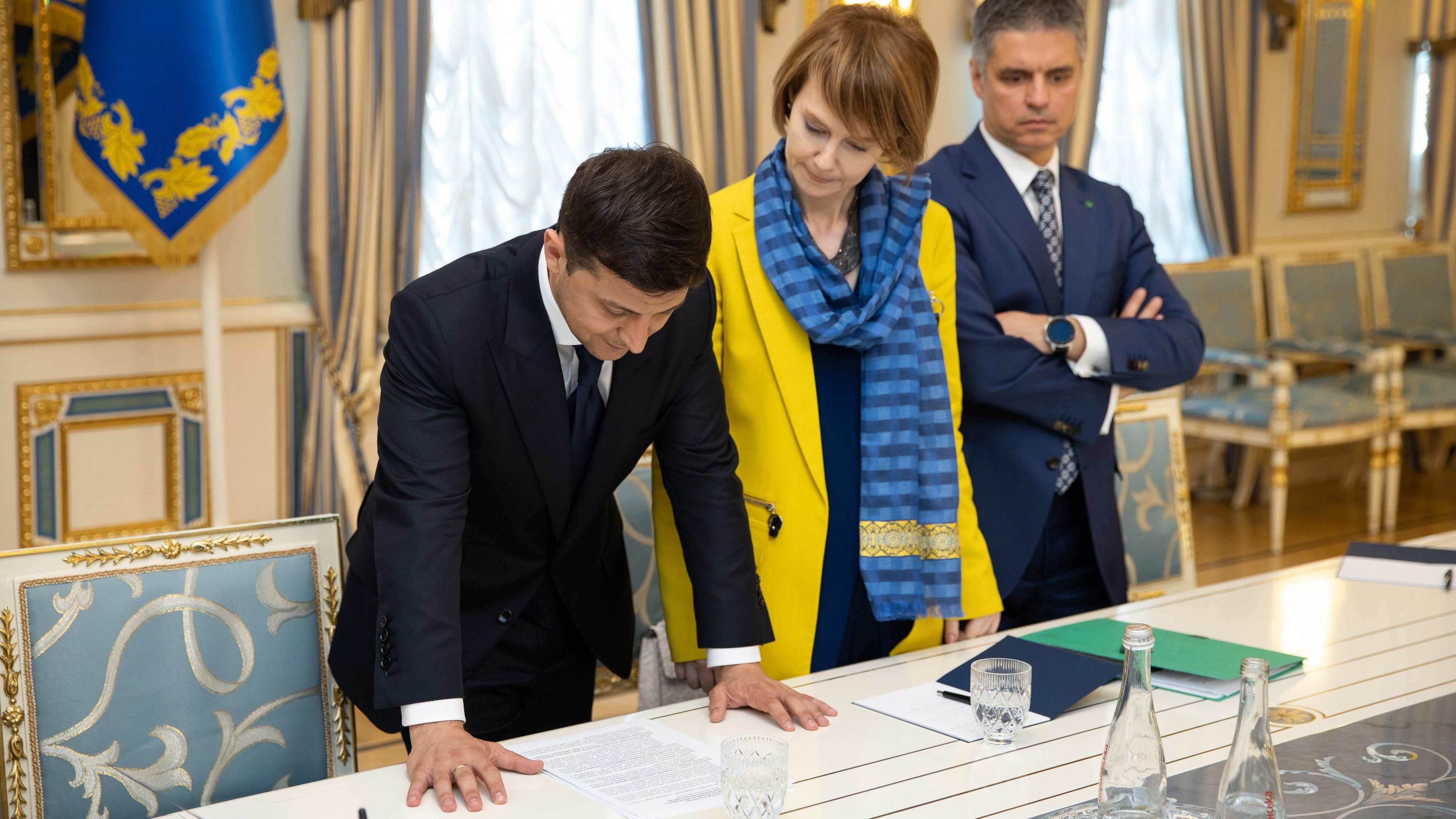 У світі від Зеленського очікують на конкретне наповнення дій, – Зеркаль У світі від Зеленського очікують на конкретне наповнення дій, – Зеркаль