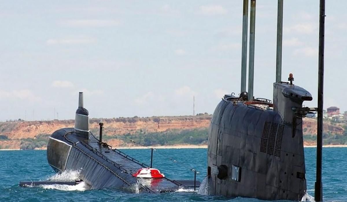 Украденную Россией украинскую подводную лодку "Запорожье" утилизируют Украденную Россией украинскую подводную лодку "Запорожье" утилизируют