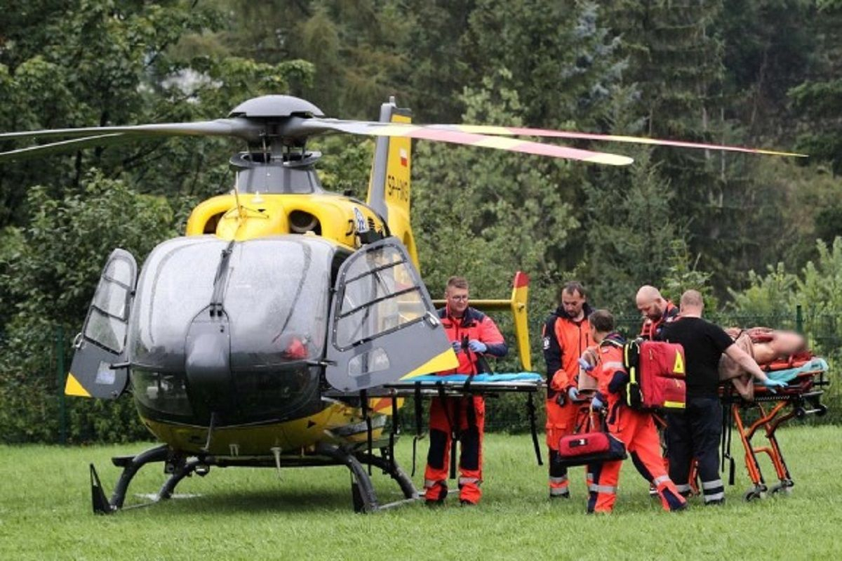 В Польше одна молния убила троих человек, еще десятки ранены: что известно – фото