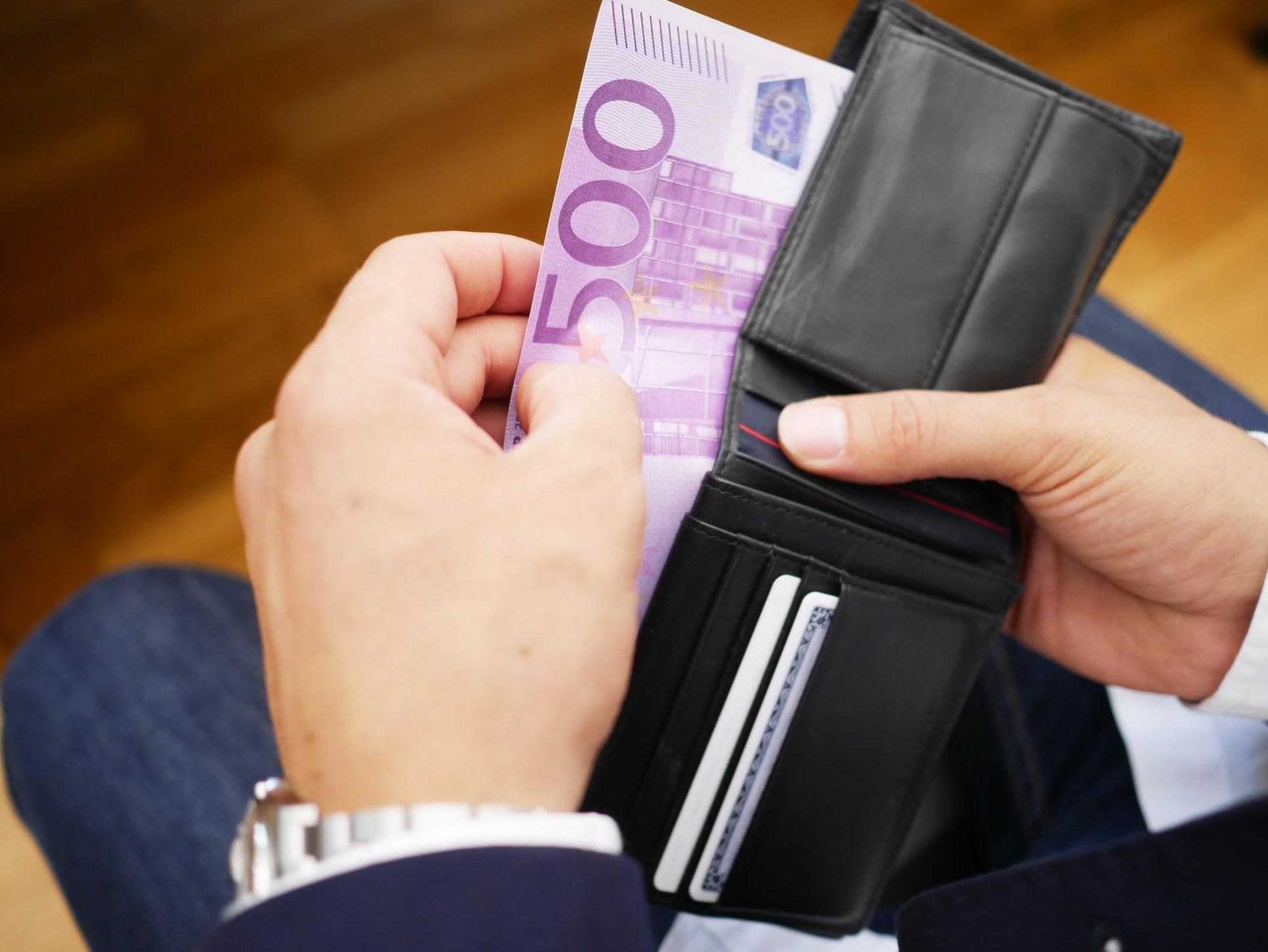 Готівковий курс валют – курс долара та євро на 23 серпня 2019 Готівковий курс валют – курс долара та євро на 23 серпня 2019