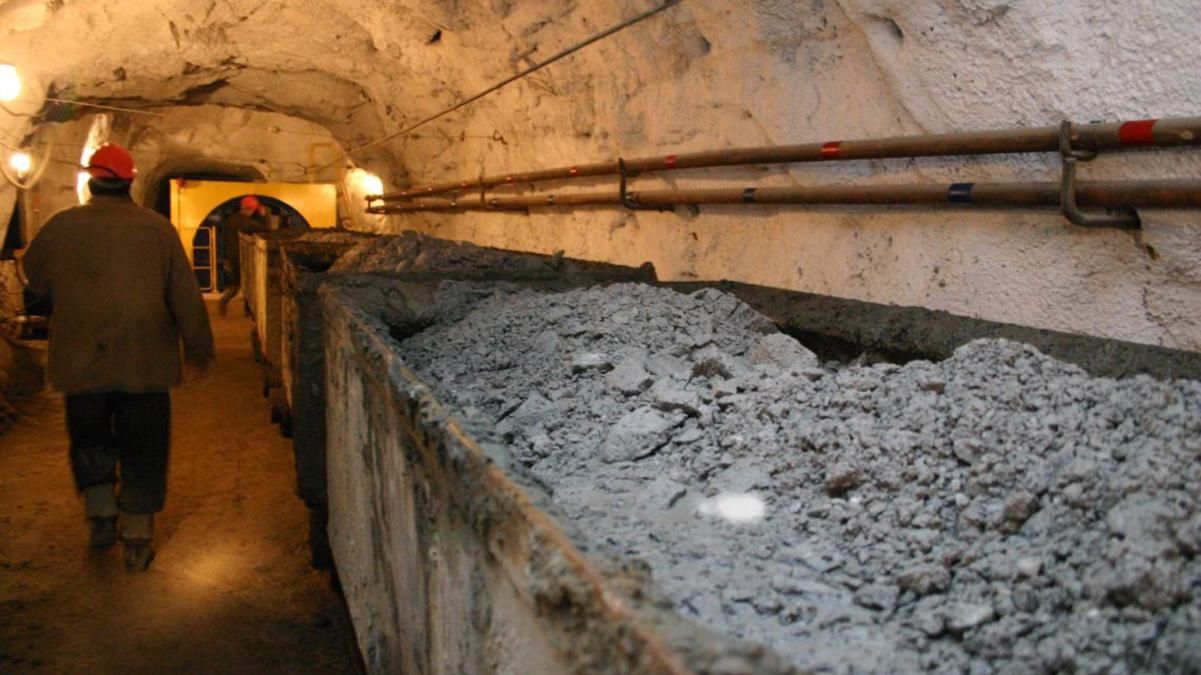 СБУ проводить обшуки на кількох шахтах: їхнє керівництво розікрало понад півмільярда гривень 