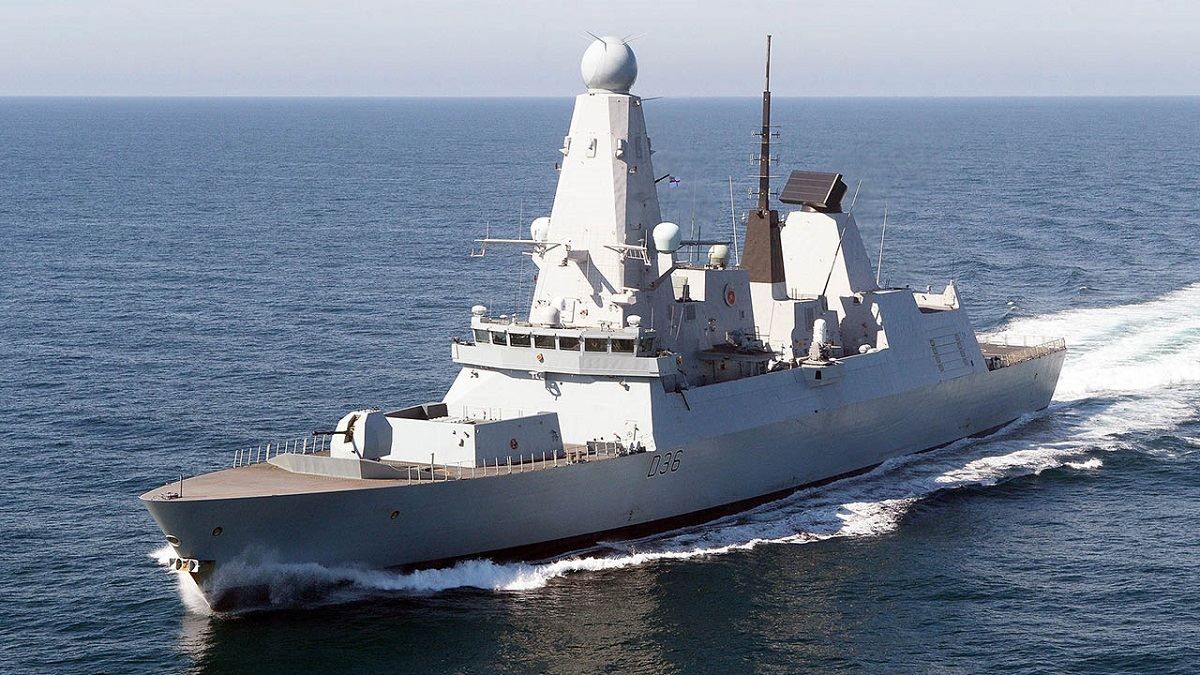 Для захисту цивільних суден: Великобританія відправила військовий корабель в Ормузьку протоку