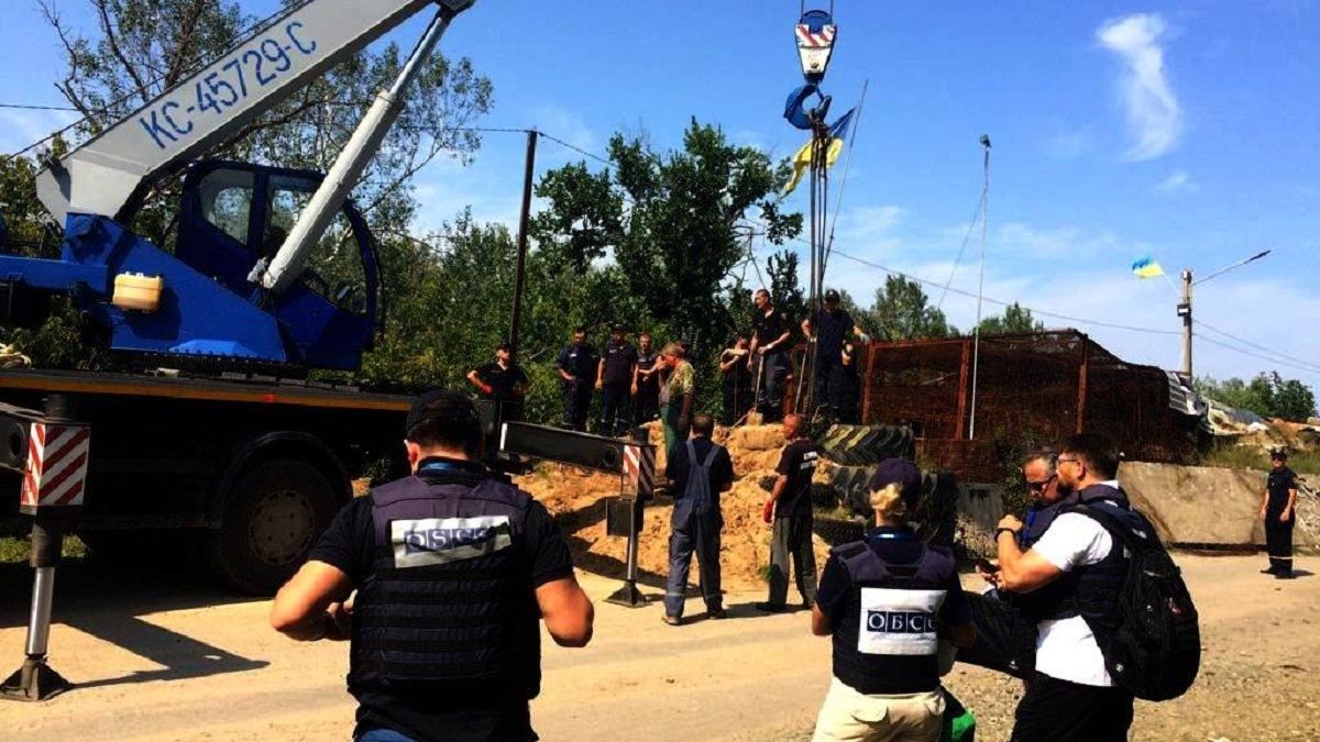 Окупанти відмовляються демонтувати укріплення біля Станиці Луганської Окупанти відмовляються демонтувати укріплення біля Станиці Луганської