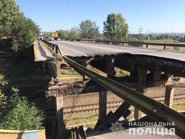 Автомобільний міст обвалився у Харкові: поліція відкрила справу 
