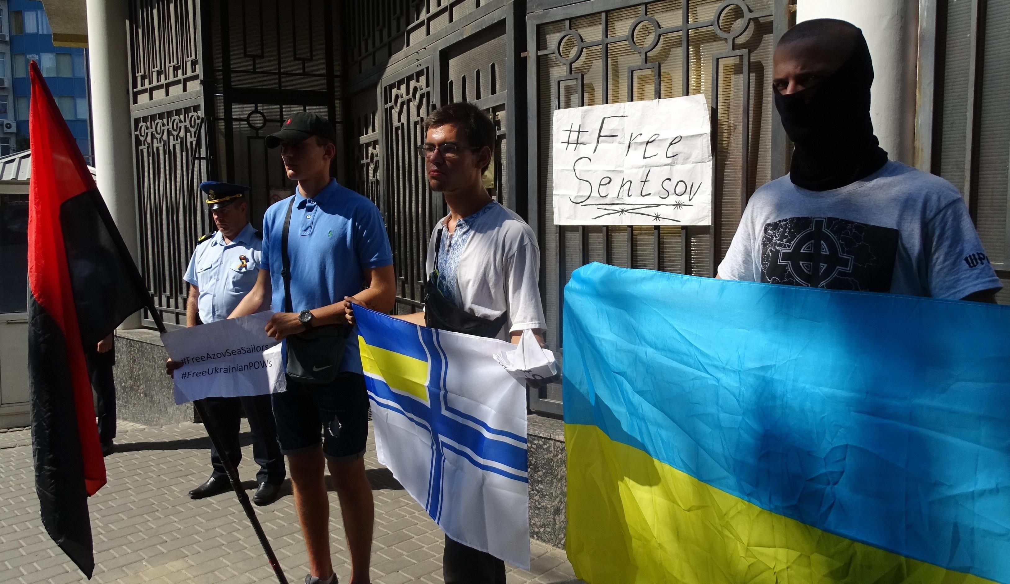 В Одесі пікетували консульство Росії на підтримку полонених українських моряків: фото В Одесі пікетували консульство Росії на підтримку полонених українських моряків: фото