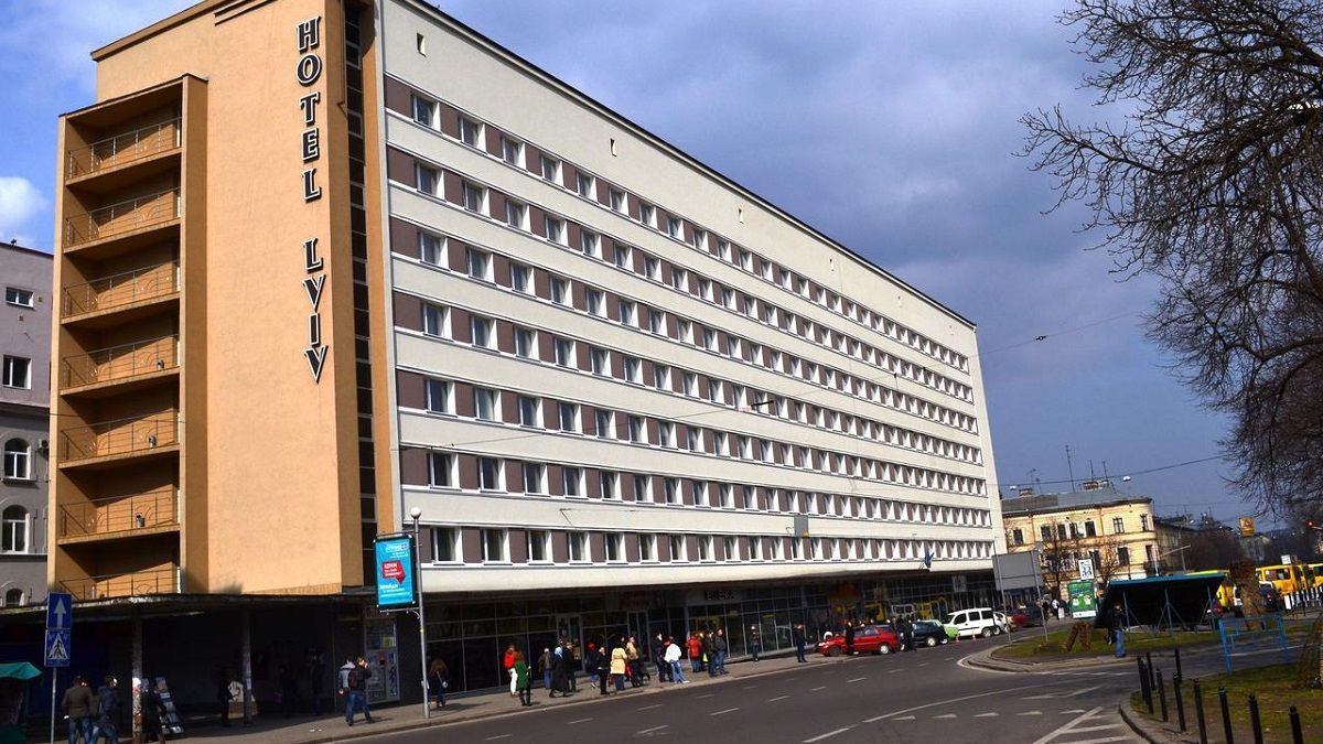 В центре Львова возле отеля нашли заряженный гранатомет