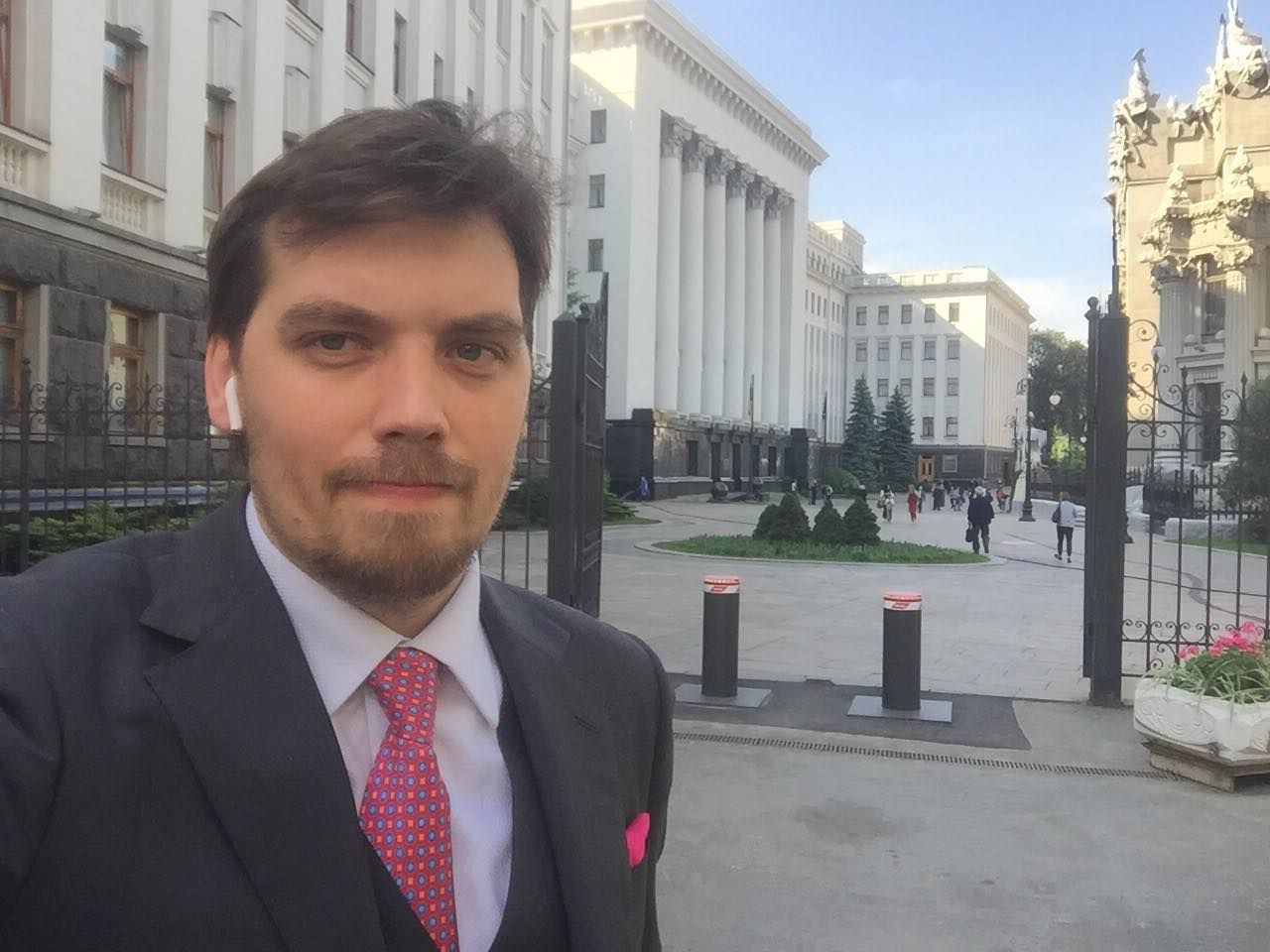 Зеленський пропонуватиме Гончарука на посаду прем'єра, – ЗМІ Зеленський пропонуватиме Гончарука на посаду прем'єра, – ЗМІ