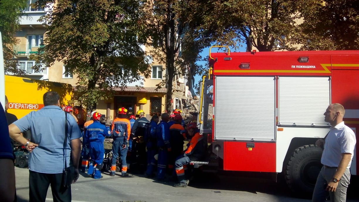 Вибух будинку в Дрогобичі: рятувальники відкидають версію з побутовим газом