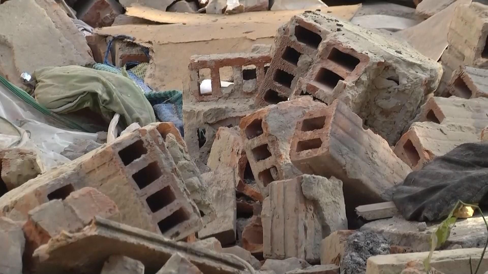 Обвал у Дрогобичі: рятувальники запускають камери для спостереження за людьми під завалинами Обвал у Дрогобичі: рятувальники запускають камери для спостереження за людьми під завалинами