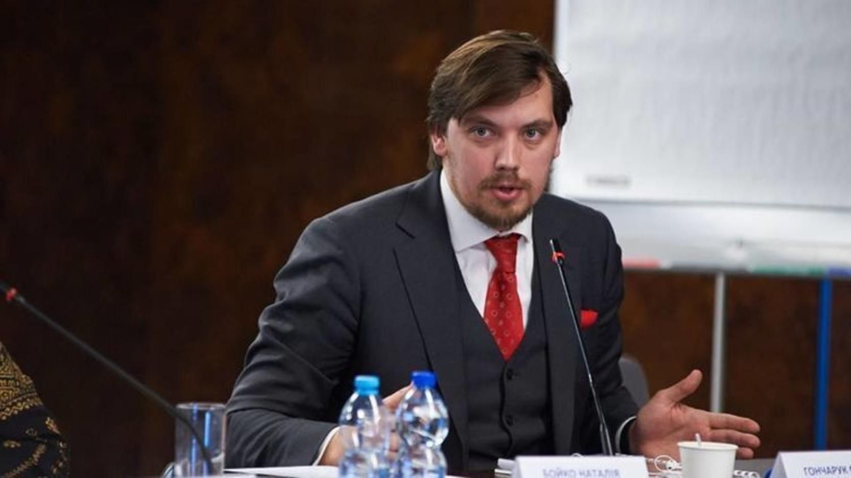 Чим Зеленському зручний прем'єр-міністр Гончарук: думки експертів Чим Зеленському зручний прем'єр-міністр Гончарук: думки експертів