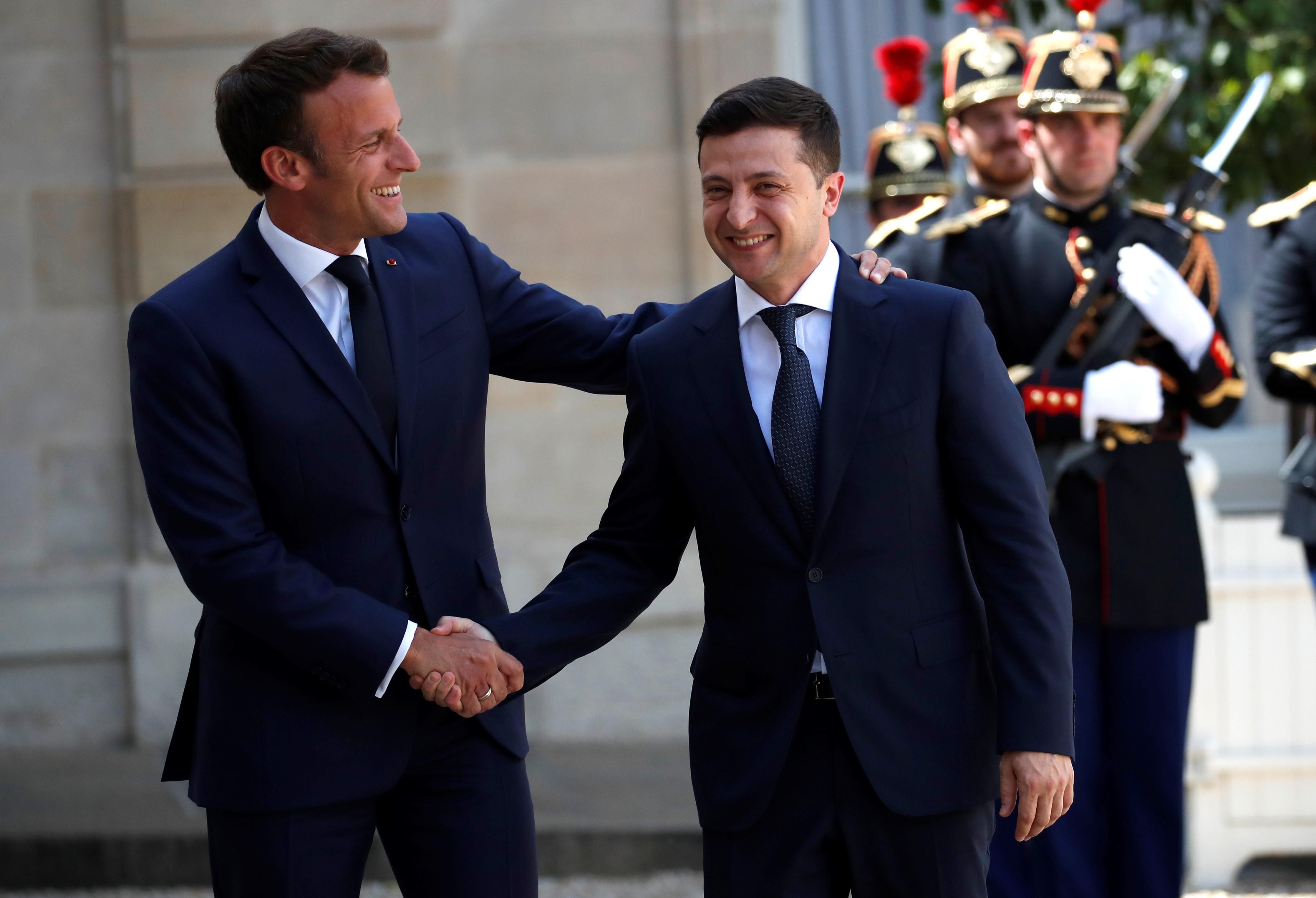 Зеленский снова поговорил с Макроном: что известно Зеленский снова поговорил с Макроном: что известно