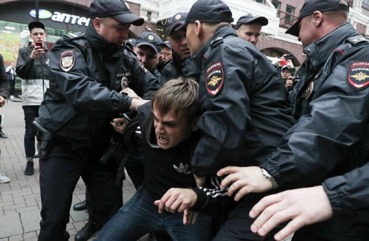 Российские власти хотят, чтобы боевики с Донбасса разгоняли протесты в Москве – СМИ