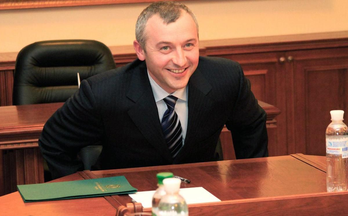 Перед звільненням Луценка ГПУ закрила справу проти скандального політика  
