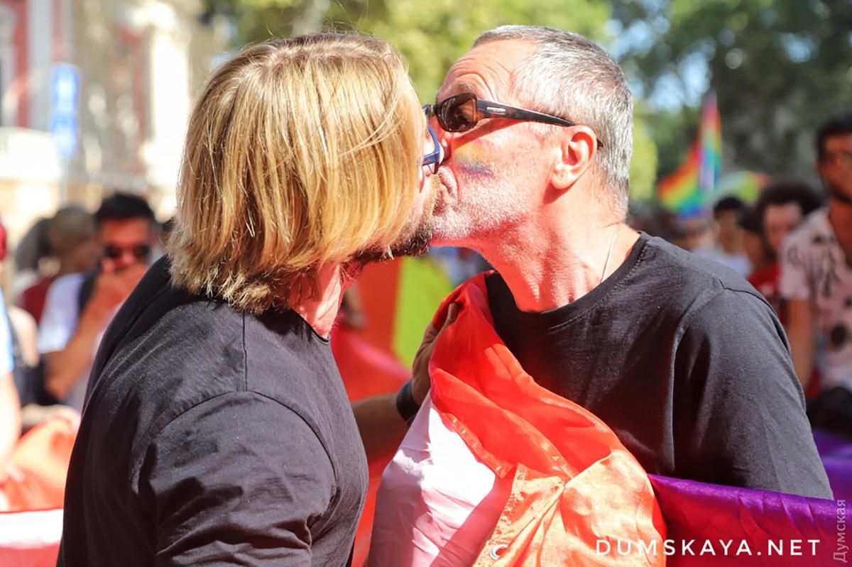 В Одесі провели Марш рівності, не обійшлося без конфліктів: яскраві фото і відео В Одесі провели Марш рівності, не обійшлося без конфліктів: яскраві фото і відео