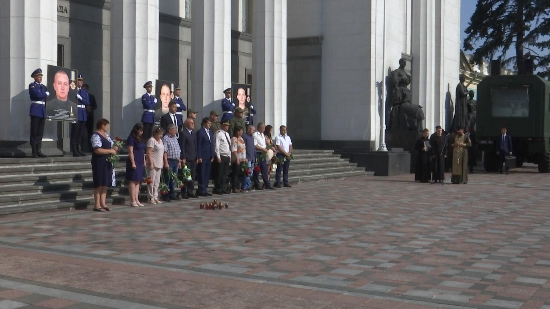 У Києві вшанували пам’ять нацгвардійців, які загинули від вибуху гранати: фото та відео