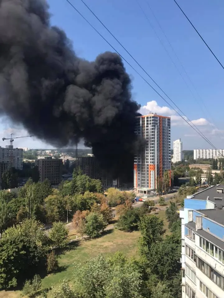 Пожежа Київ Оболонь багатоповерхівка