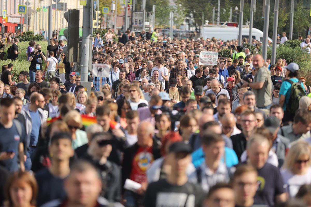 У Москві протестувальники знову вийшли на вулиці: фото та відео 