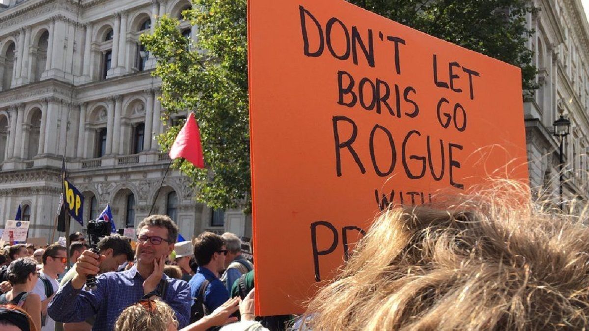 Великобританію охопили протести проти рішення Джонсона призупинити роботу парламенту