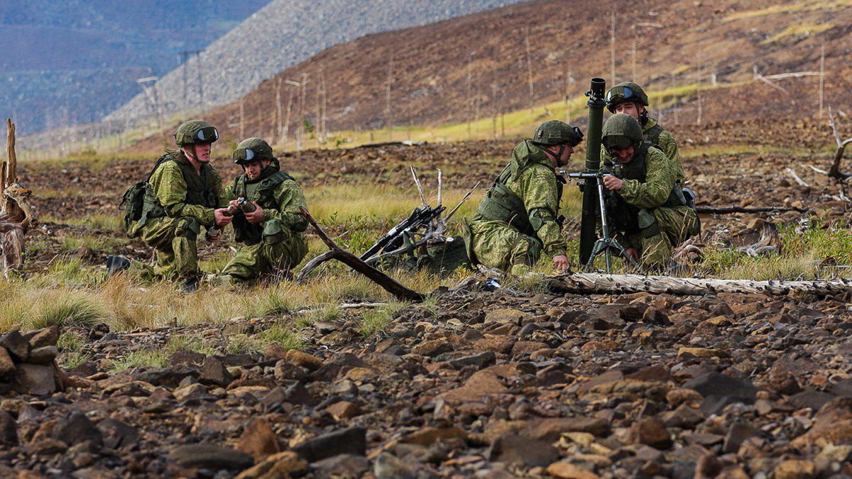 Ледь не знищили село: російські військові під час навчань помилково обстріляли житлові будинки Ледь не знищили село: російські військові під час навчань помилково обстріляли житлові будинки