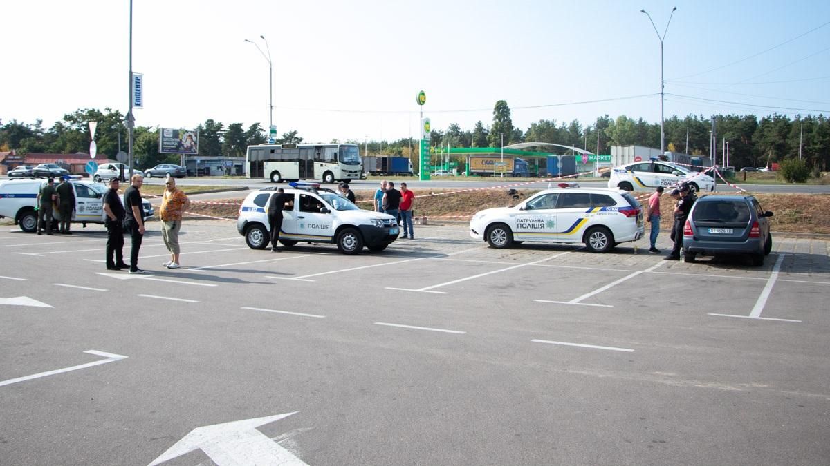 У Києві затримали невідомого іноземця з арсеналом зброї у сумці У Києві затримали невідомого іноземця з арсеналом зброї у сумці