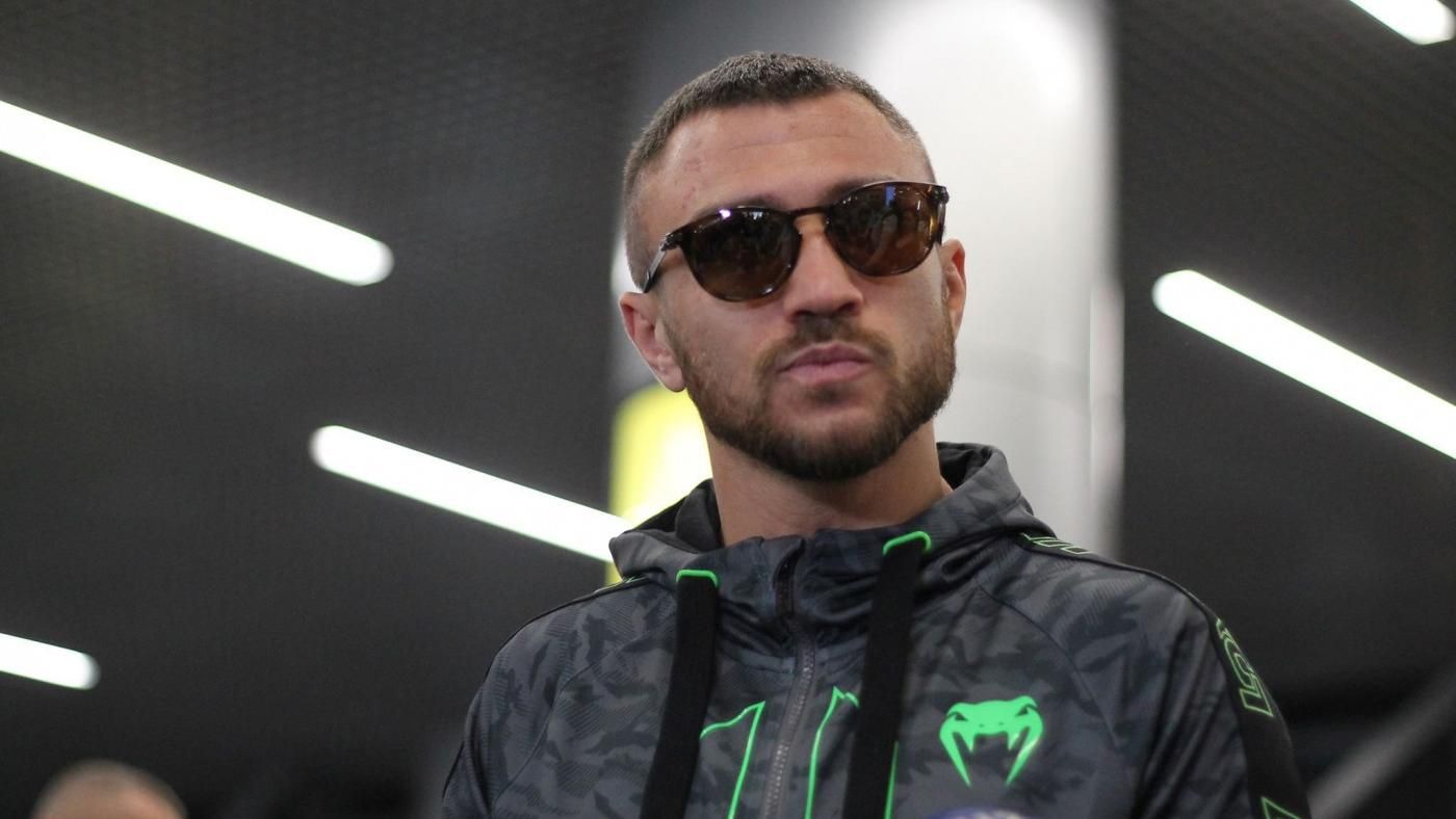 Як чемпіона Ломаченка зустріли в Україні: фото та відео