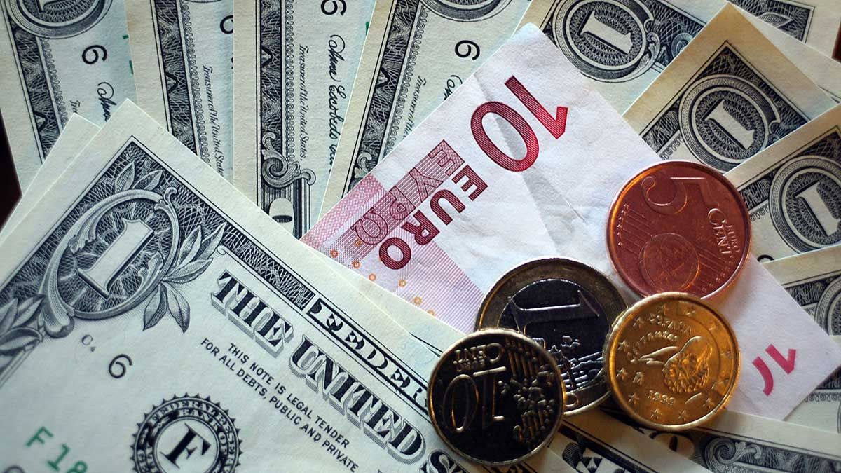 Наличный курс валют на 02.09.2019: курс доллара и евро