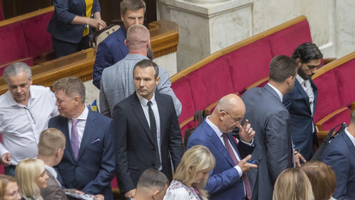 Рада знову може працювати до ночі Рада знову може працювати до ночі