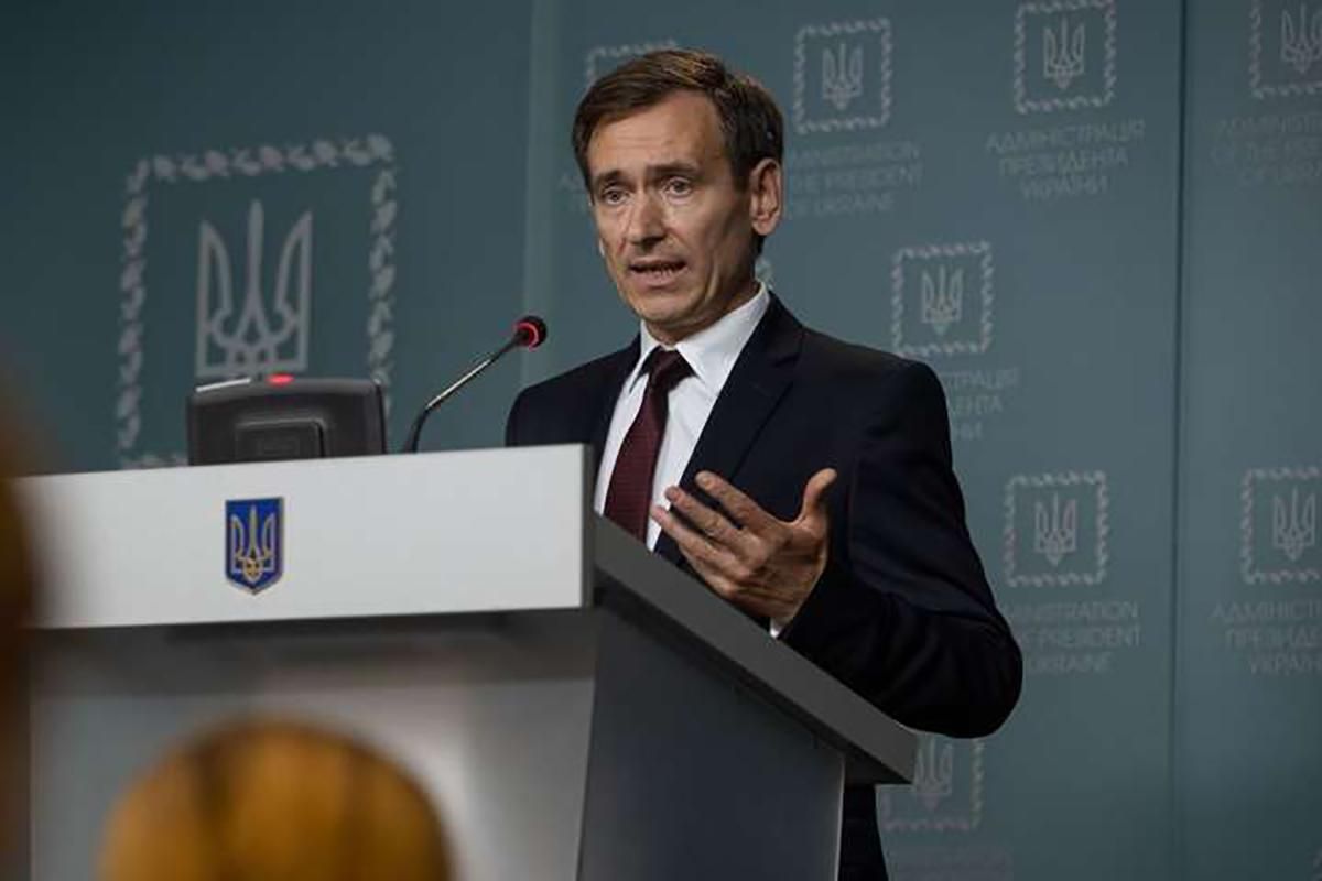 Сім законопроєктів Зеленського: у Раді озвучили терміни розгляду в КСУ Сім законопроєктів Зеленського: у Раді озвучили терміни розгляду в КСУ