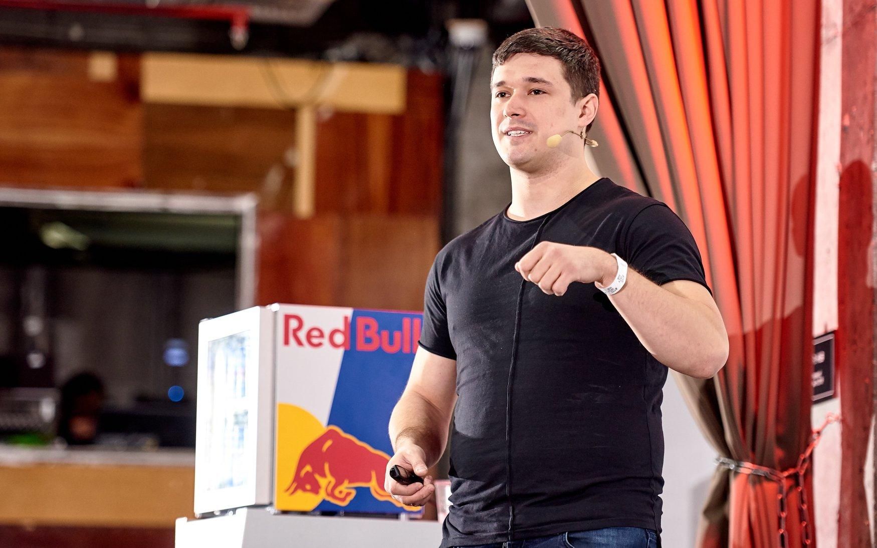 Реєстрація SIM-карт за паспортом: віцепрем'єр заспокоїв українців Реєстрація SIM-карт за паспортом: віцепрем'єр заспокоїв українців