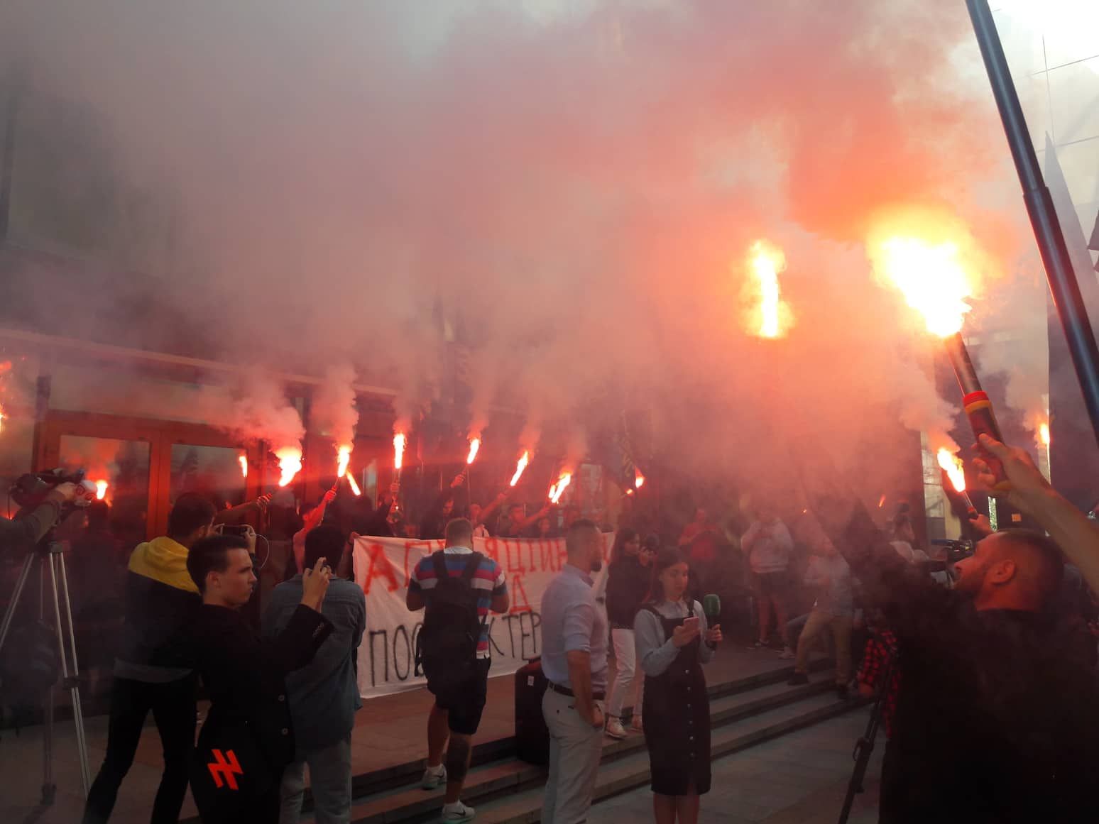 "Нацкорпус" протестовал в Киеве из-за освобождения боевика Цемаха: фото, видео "Нацкорпус" протестовал в Киеве из-за освобождения боевика Цемаха: фото, видео