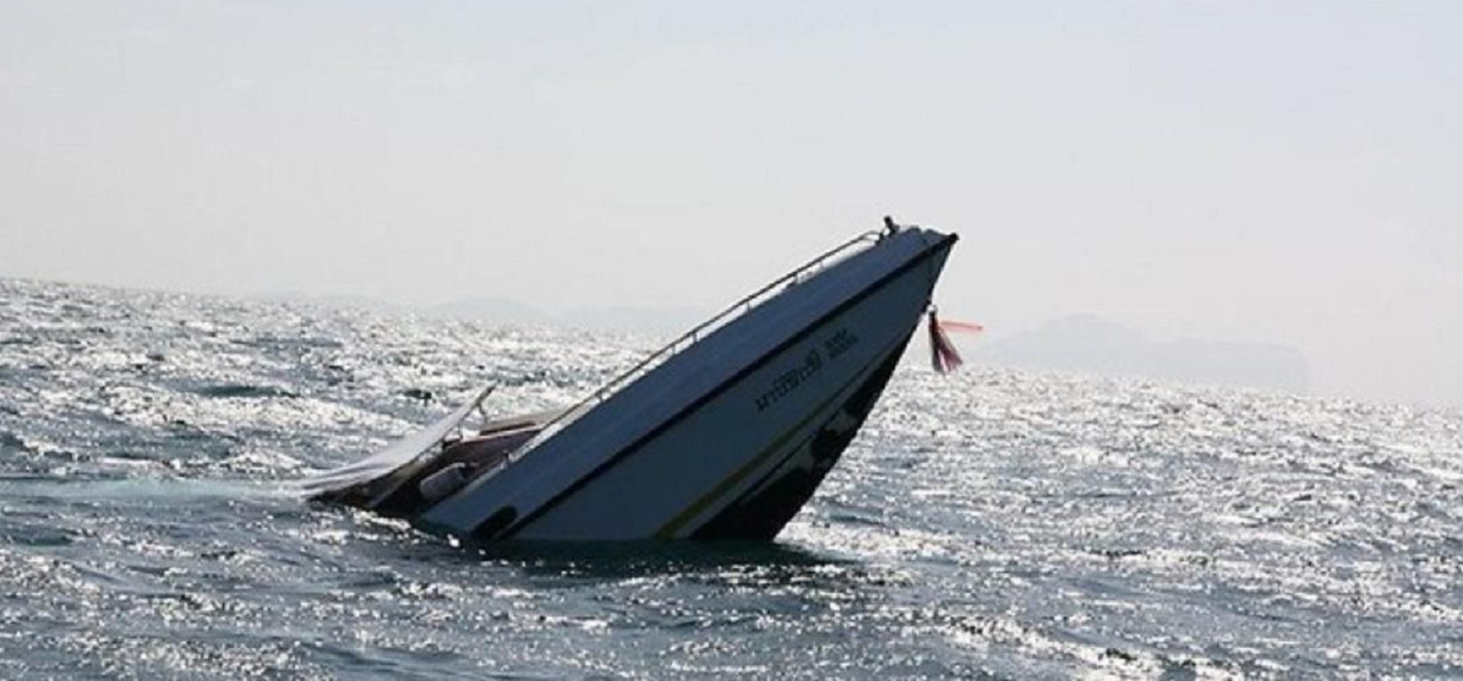 Під окупованим Судаком затонув прогулянковий катер: в морі шукають людину Під окупованим Судаком затонув прогулянковий катер: в морі шукають людину