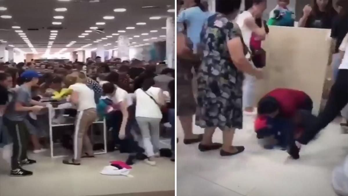 В России в магазине устроили драку из-за дешевой одежды: видео В России в магазине устроили драку из-за дешевой одежды: видео