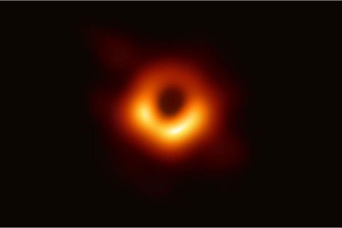 За зображення чорної діри астрономи отримали кілька мільйонів доларів