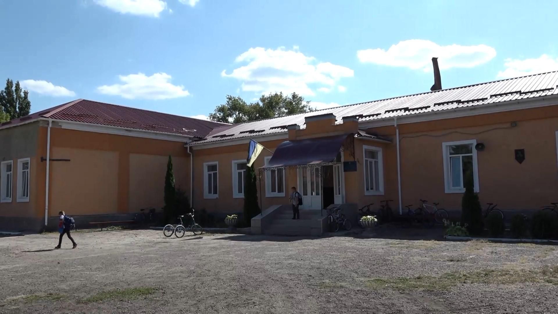 На Буковині шкільні пустощі закінчилися переломом хребта: деталі На Буковині шкільні пустощі закінчилися переломом хребта: деталі