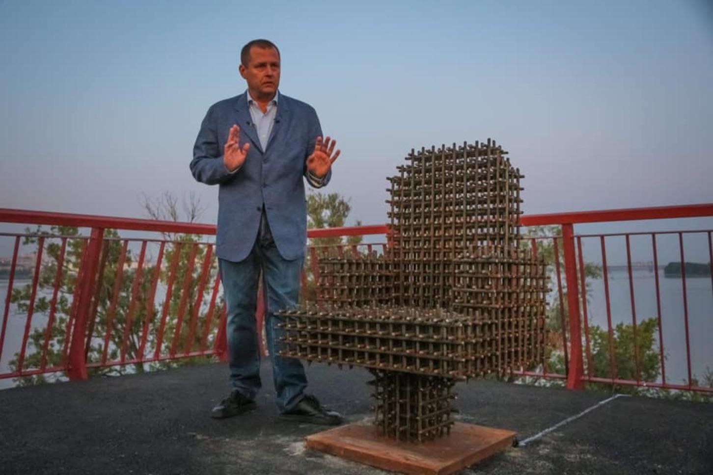 Филатов выиграл пари у Зеленского: в Днепре открыли Центральный мост (фото) Филатов выиграл пари у Зеленского: в Днепре открыли Центральный мост (фото)