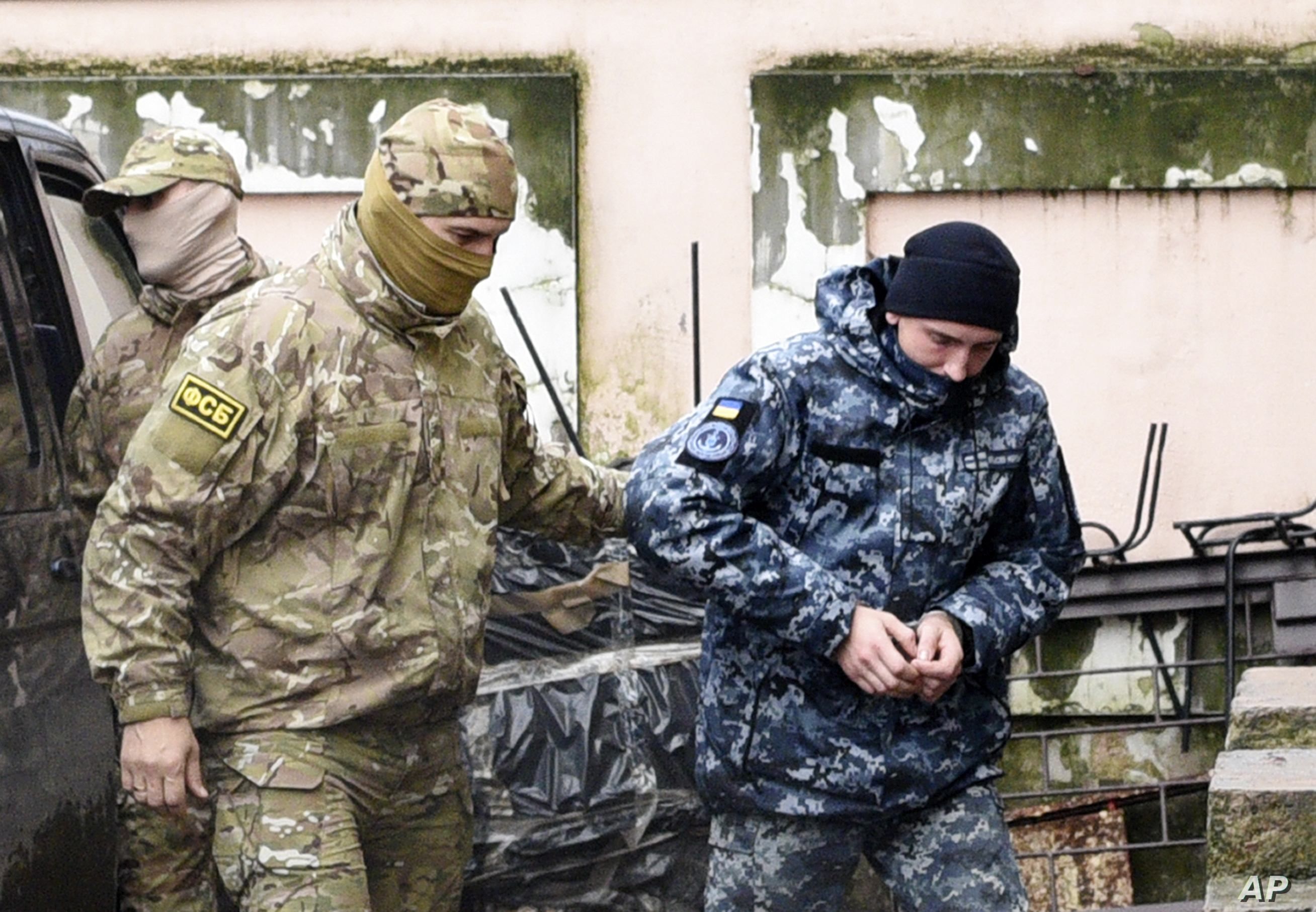 Следствие освободило украинских моряков под поручительство Денисовой, – адвокат