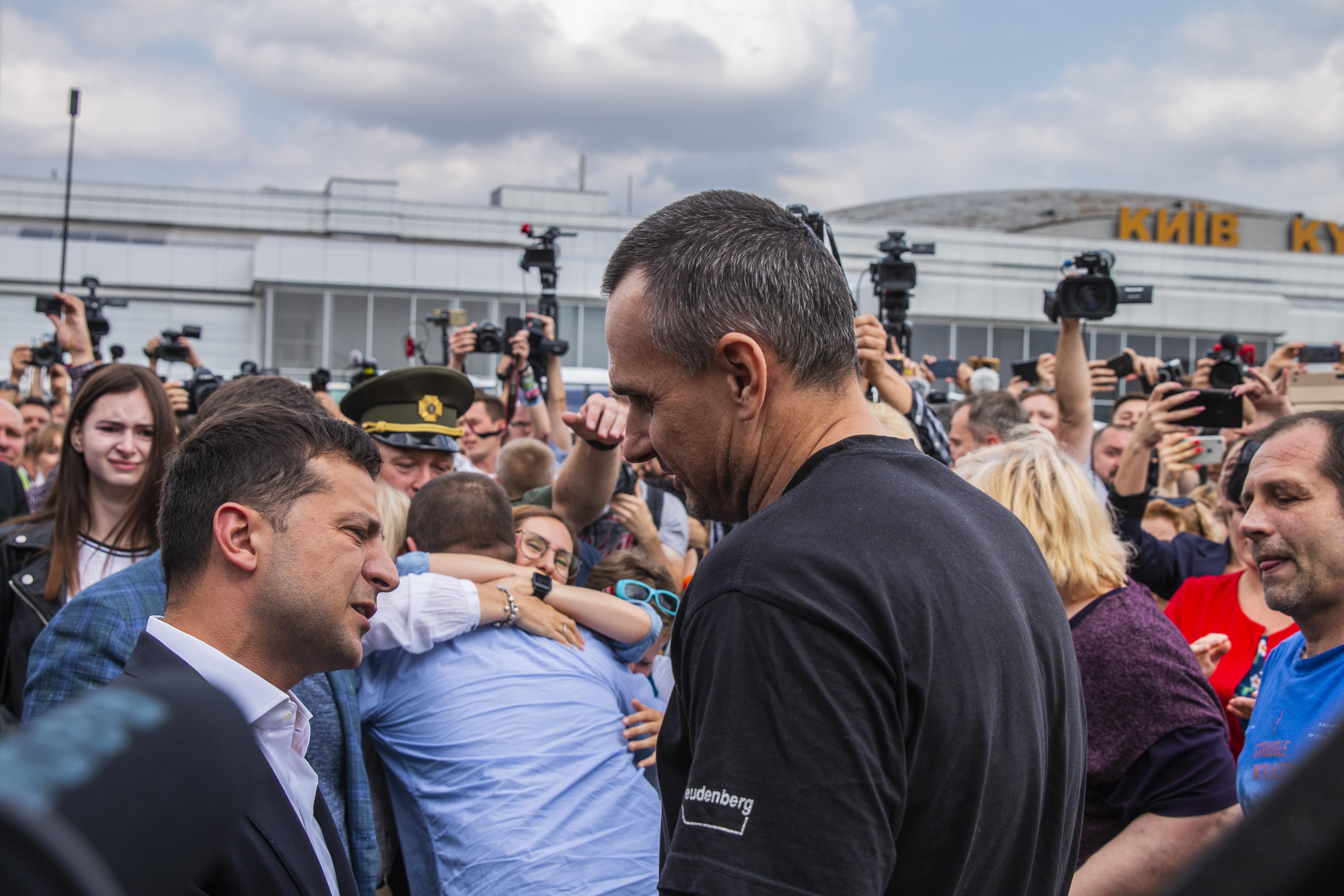 Сенцов и Балух покинули "Феофанию": что говорят врачи Сенцов и Балух покинули "Феофанию": что говорят врачи