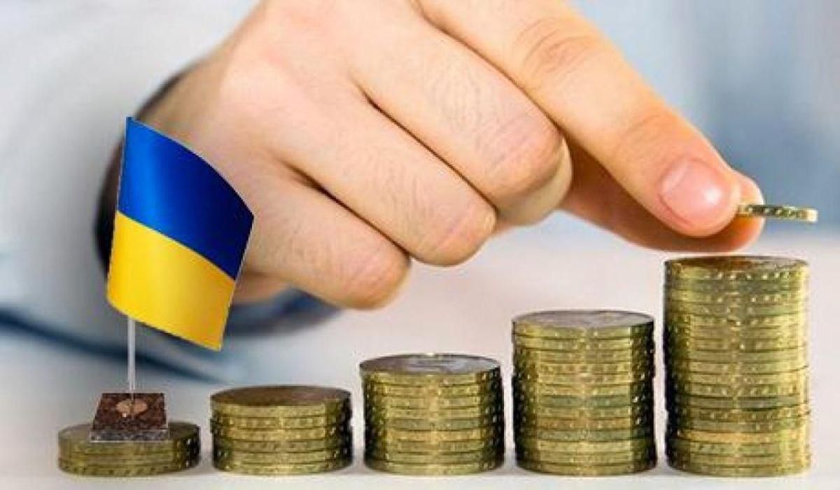 Провідне рейтингове агентство Fitch підвищило кредитний рейтинг України