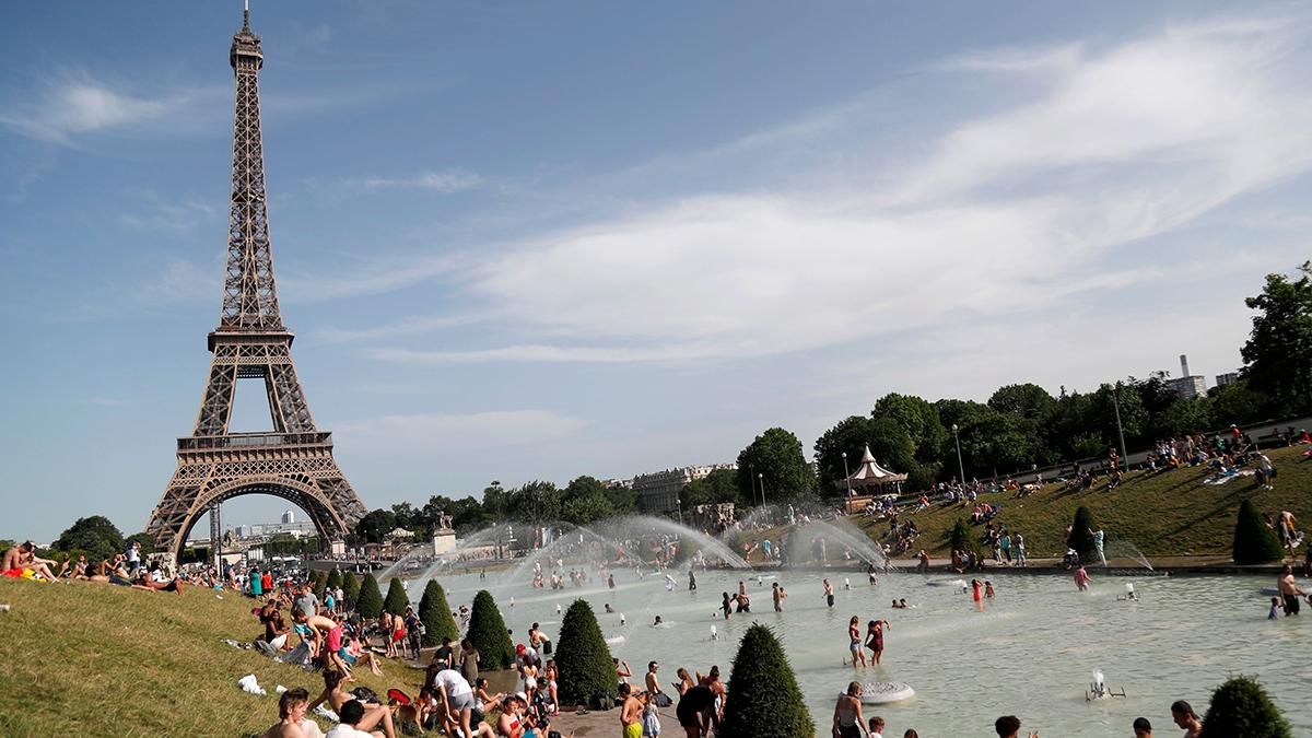 Аномальна спека у Франції вбила майже 1500 людей